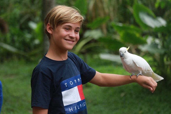 bali safari park take a photo with the animals