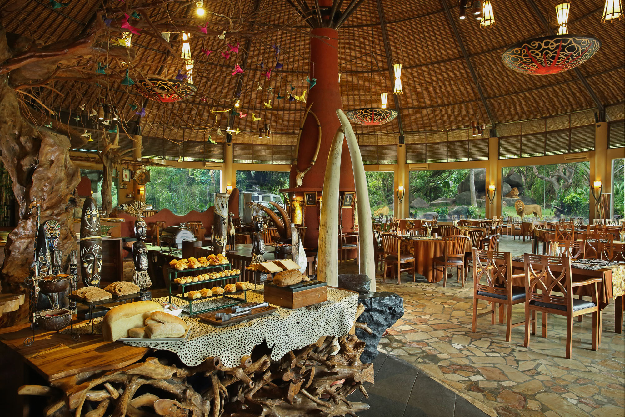 lion safari restaurant