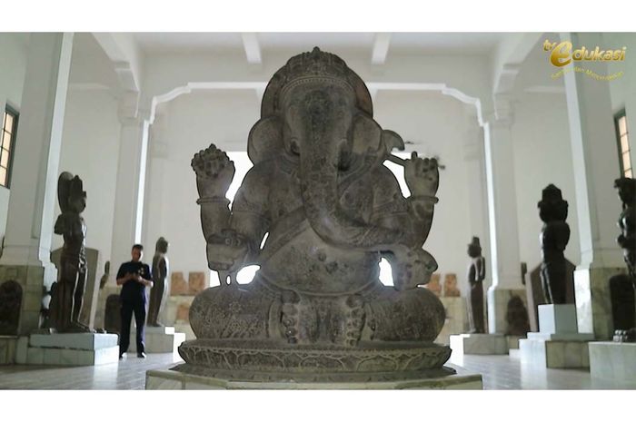 Ganesha Statue